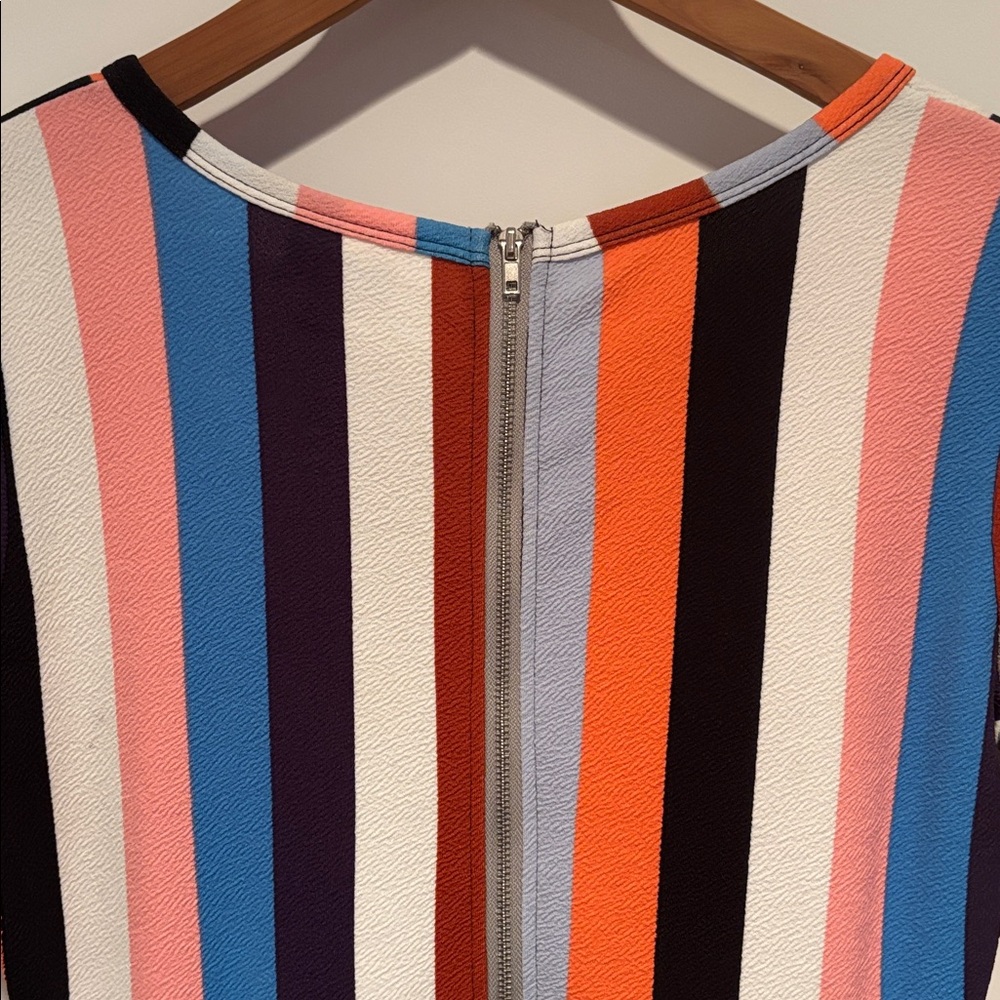 LuLaRoe Amelia striped dress in crepe material with pockets - Picture 6 of 16